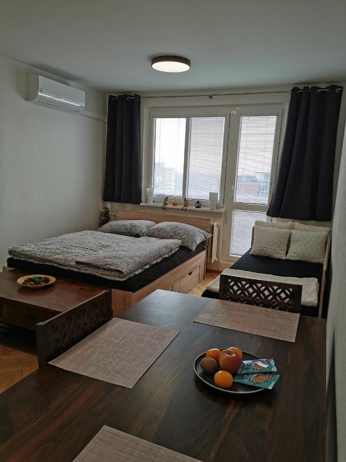 Slany - Byt 1+1 Exterior photo